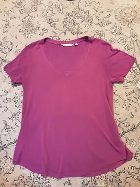 Athleta V-Neck Short Sleeve Breezy T-shirt